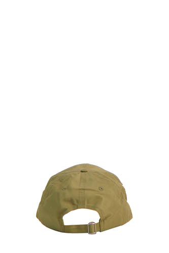 Groene pet van ACCESSORIES BY JACK & JONES, gezien van achteren met zilverkleurige gesp.