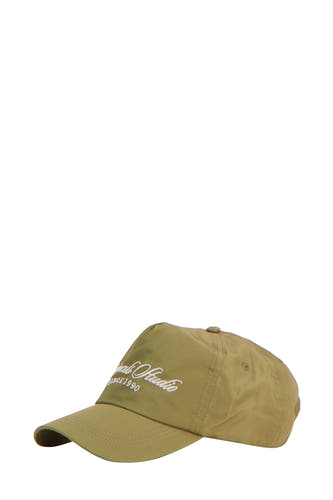 Groene pet van ACCESSORIES BY JACK & JONES met witte logo-opdruk op de voorkant.