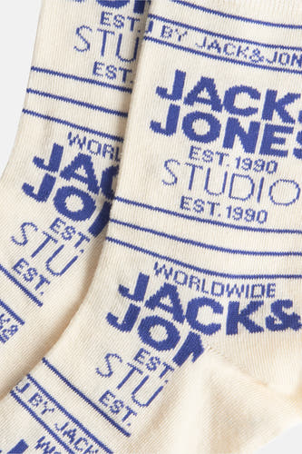 Chaussettes écru d'ACCESSORIES BY JACK & JONES, avec des motifs textuels et rayés bleus.