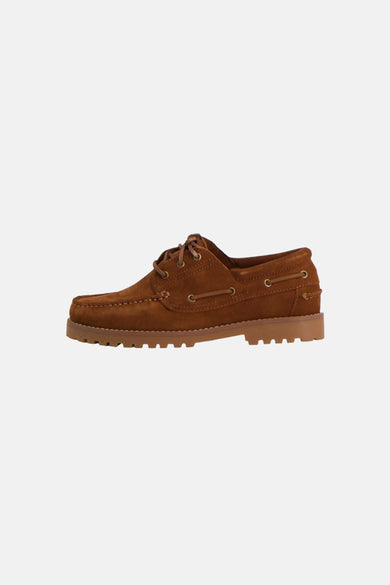 Bruine suède-look schoenen van ACCESSORIES BY JACK & JONES met veters, een mocassinneus en grove profielzool, van opzij gezien.