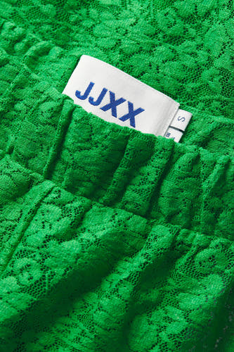 Groene short van JJXX, met een kanten textuur en een elastische tailleband.
