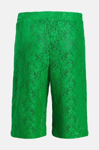 Groene short van JJXX met een delicaat bloemenkantpatroon, gezien van achteren.
