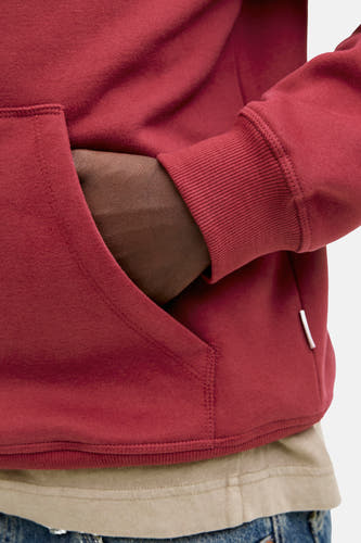 Rode sweater met capuchon van ORIGINALS BY JACK & JONES, met hand in de zak en ribgebreide details.