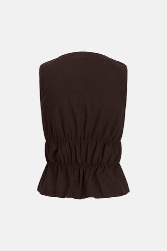 Bruine mouwloze blouse van JJXX, achterkant met gerimpelde taille en licht uitlopende zoom.