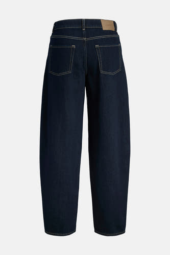 Jean bleu marine de JJXX, vu de l'rièrerière avec des avec en une couleur contrastante.