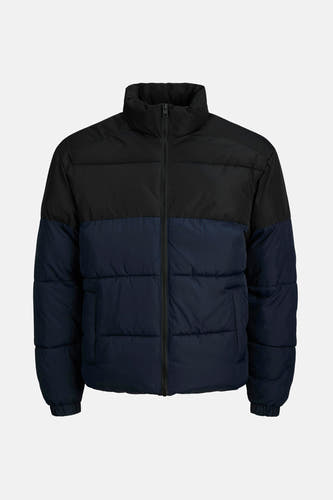Korte, tweekleurige jas van CORE BY JACK & JONES, met een zwarte bovenkant en blauwe vulling.