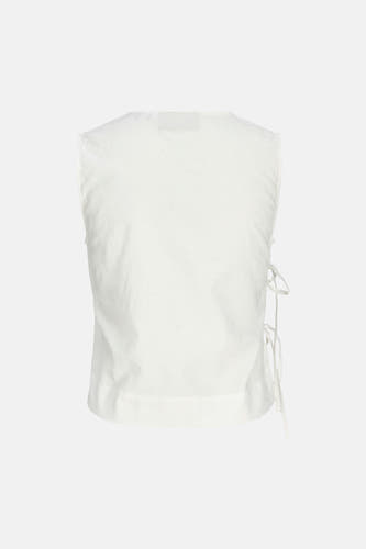 Witte mouwloze blouse van JJXX met subtiele textuur en strikbandjes aan de zijkant, achterkant.