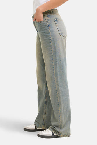 Jean droit en denim bleu de JJXX, avec un lavage vintage et des détails de style.