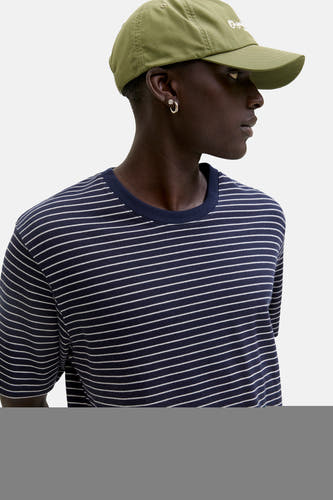 T-shirt à manches courtes rayé bleu de ORIGINALS BY JACK & JONES, avec col rond et coupe décontractée.