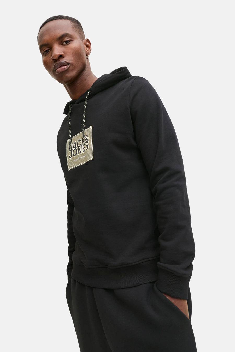 Zwarte sweater met kap van CORE by JACK & JONES, met logoprint op de borst en trekkoord.