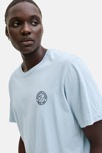 Blauw T-shirt met korte mouwen van ORIGINALS BY JACK & JONES, met een ronde hals en een klein logo op de borst.