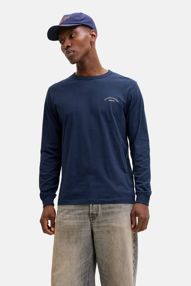 T-shirt bleu à manches longues d'ORIGINALS BY JACK & JONES, avec un petit logo sur la poitrine.