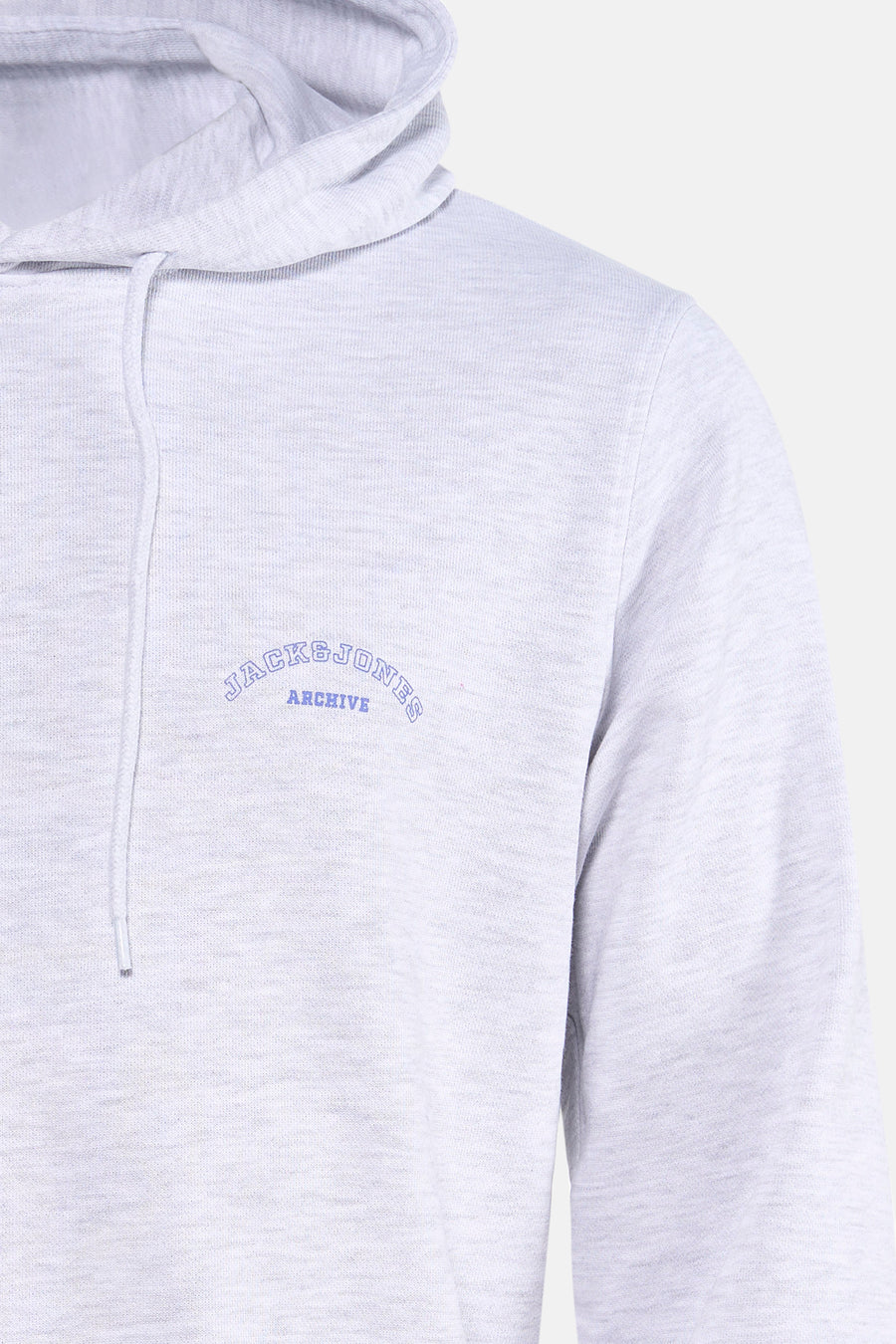 Pull-over gris avec capuche d'ORIGINALS BY JACK & JONES, avec le nom de marque bleu sur la poitrine et une corde à tirer.