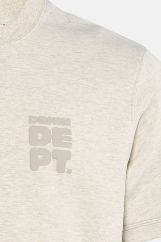 Sweat-shirt gris de CORE BY JACK & JONES, avec texte à carreaux "Denim Dept" sur la poitrine.