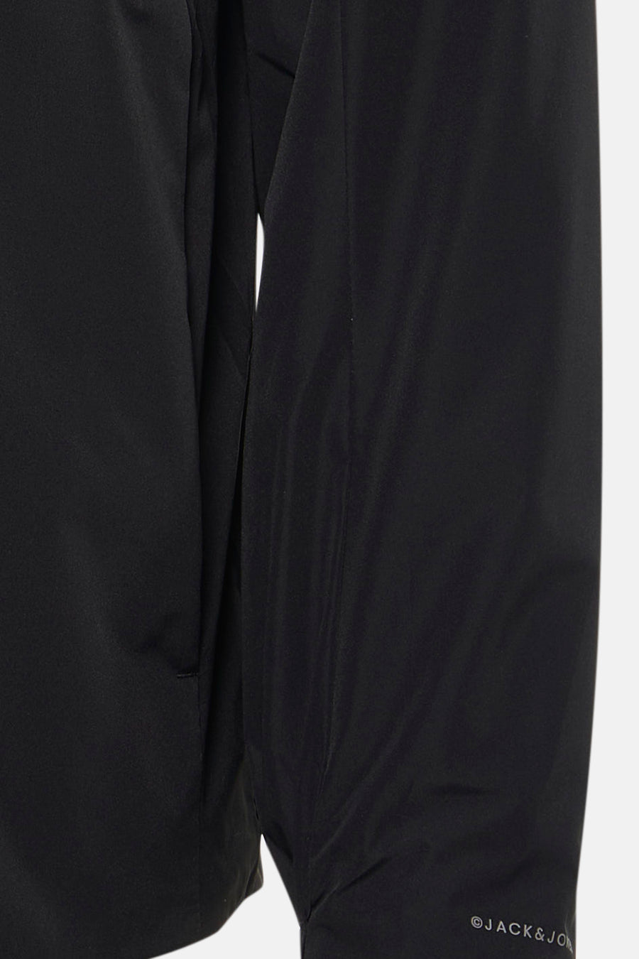 Veste courte noire de CORE BY JACK & JONES, avec tissu uni.