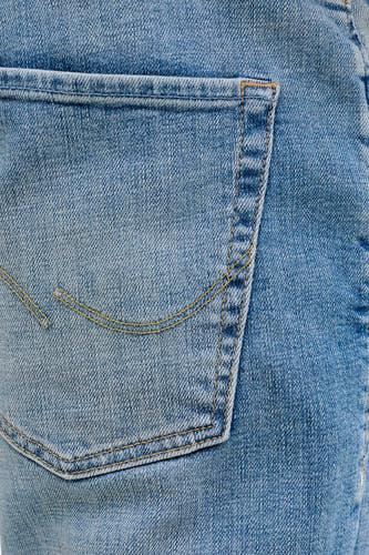 Taps toelopende jeans van blauw denim van JACK & JONES JEANS INTELLIGENCE, met een achterzak en stiksels.
