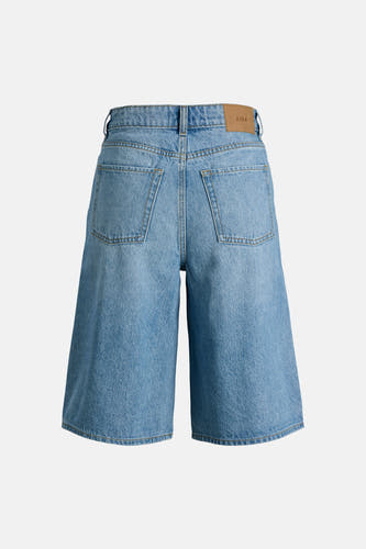 Short en jean bleu moyen de JJXX, avec poches arrière et jambes larges.