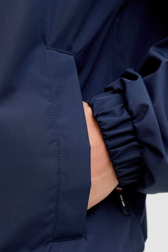 Blauwe korte jas van ORIGINALS by JACK & JONES, met hand in zak en elastische mouwen.