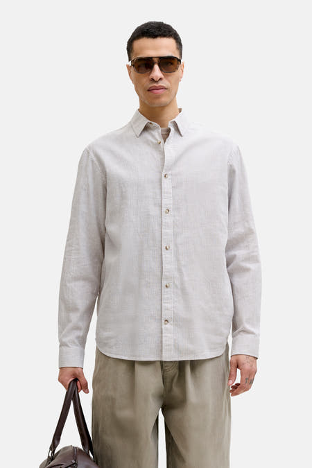 Beige gestreept overhemd van PREMIUM by JACK & JONES, met lange mouwen en een klassieke kraag.