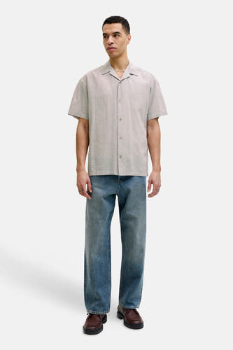 Chemise beige de PREMIUM by JACK & JONES, à manches courtes et col ouvert.