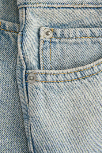 Short - light blue denim