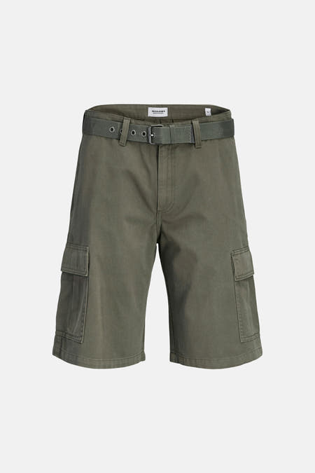 Kaki cargo short van JACK & JONES JEANS INTELLIGENCE, met bijpassende geweven riem en zijzakken.
