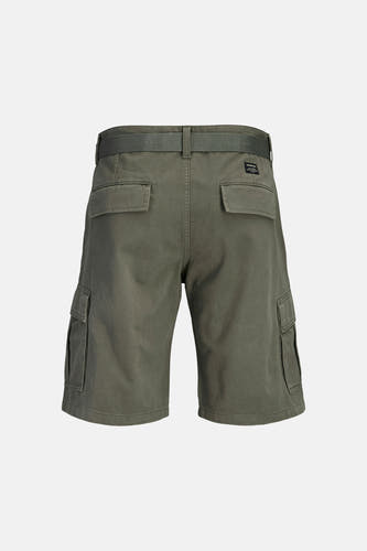 Short cargo pour homme de JACK & JONES JEANS INTELLIGENCE avec ceinture tressée assortie, poches à rabat à l'arrière et sur le côté, vue arrière.