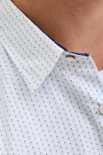 Chemise blanche à manches longues de PREMIUM by JACK & JONES, avec un motif à carreaux subtil et un bord de col marine.