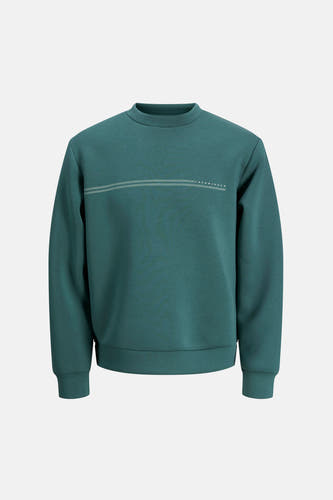 Blauwe sweater van CORE BY JACK & JONES, met subtiele streepdetails over de borst.