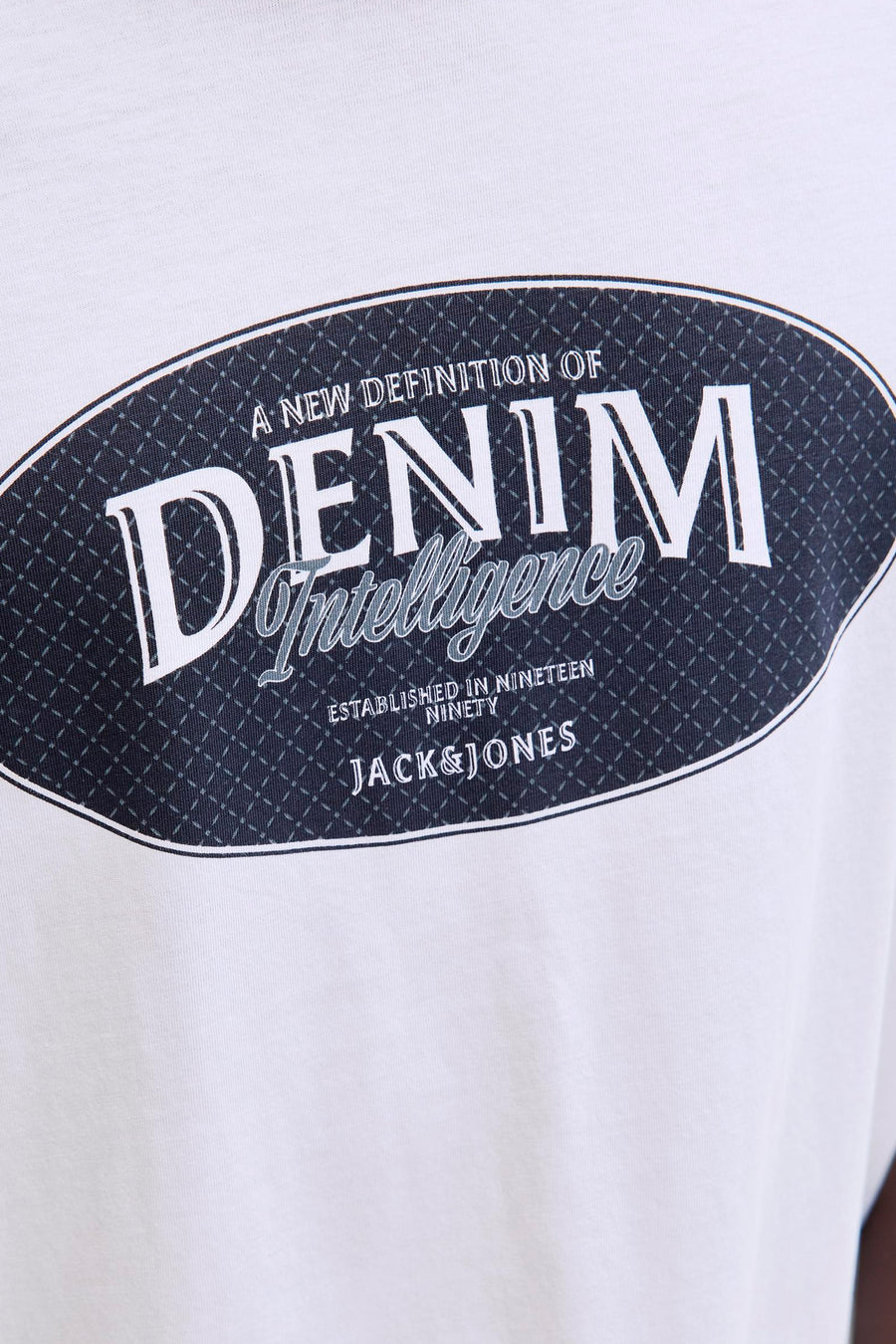 Wit T-shirt met korte mouwen van Jack & Jones, met een opvallende print op de borst.