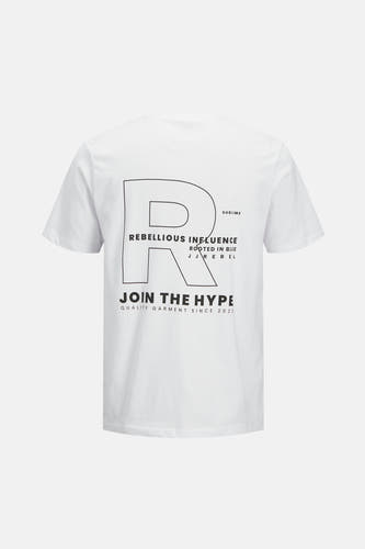 T-shirt blanc à manches courtes de JJREBEL, avec un grand imprimé noir sur le devant.