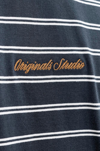 Blauw gestreept T-shirt met korte mouwen van ORIGINALS BY JACK & JONES, met geborduurde tekst op de borst.