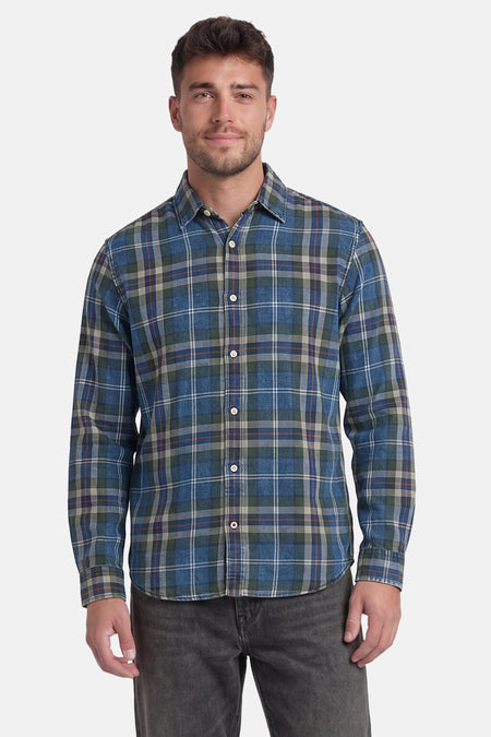 Blauw geruit hemd met lange mouwen van PREMIUM BLUE by JACK & JONES, met groene, beige en oranje accenten, gedragen met een donkere spijkerbroek.