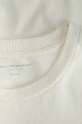 Geel T-shirt met korte mouwen van ORIGINALS BY JACK & JONES, met een ronde hals en labeldetail.