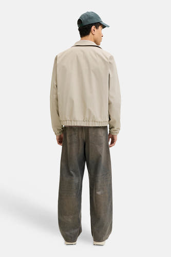 Manteau court beige de ORIGINALS BY JACK & JONES, avec manches longues et large dos en jean.