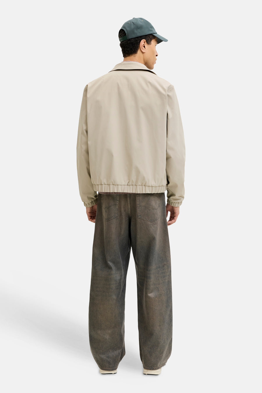 Manteau court beige de ORIGINALS BY JACK & JONES, avec manches longues et large dos en jean.