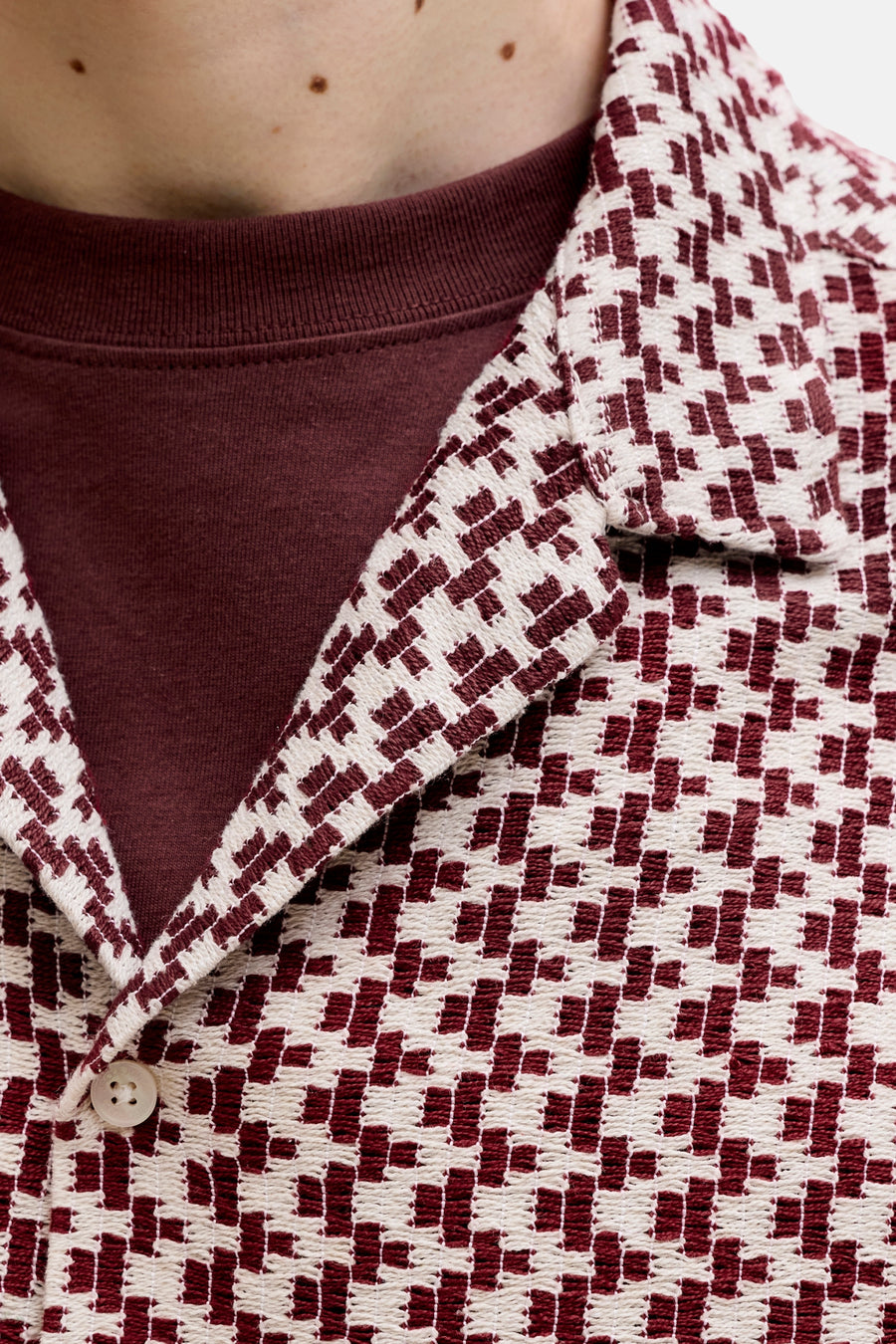 Chemise rouge à manches courtes de ORIGINALS BY JACK & JONES, avec un motif jacquard géométrique.