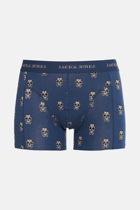 Blauwe boxershort van Jack & Jones met een print van doodskoppen.
