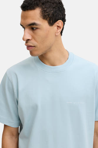 Blauw T-shirt met korte mouwen van PREMIUM by JACK & JONES, met een ronde hals en subtiele tekstprint.
