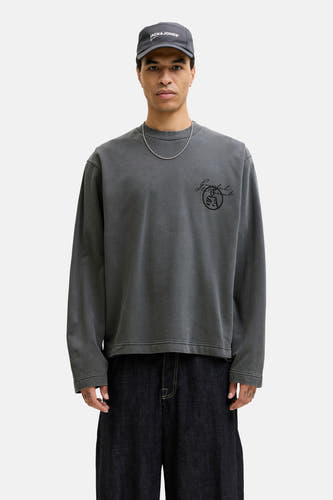 Zwarte sweater met ronde hals van CORE BY JACK & JONES, met een logo op de borst en lange mouwen.