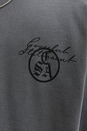 Zwarte sweater met ronde hals van CORE BY JACK & JONES, met een opgedrukt logo.