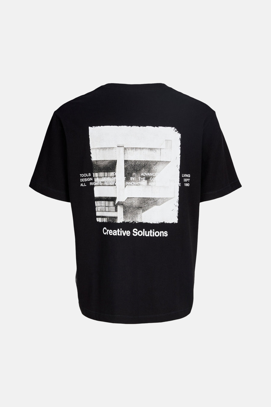 Zwart T-shirt met korte mouwen van CORE BY JACK & JONES, met een foto en tekstprint op de rug.
