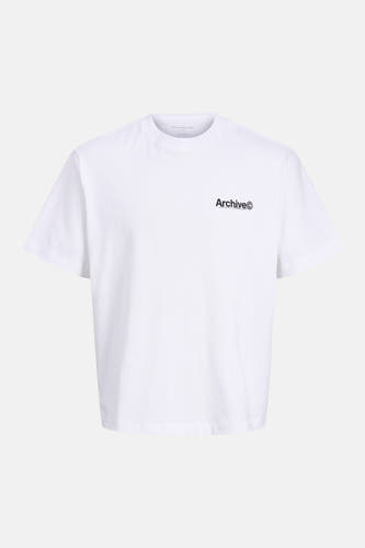 Wit T-shirt met korte mouwen van CORE BY JACK & JONES, met een klein "Archive" logo op de borst.