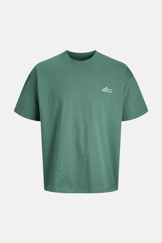 Groen T-shirt met korte mouwen van CORE BY JACK & JONES, met een kleine tekstprint op de borst.
