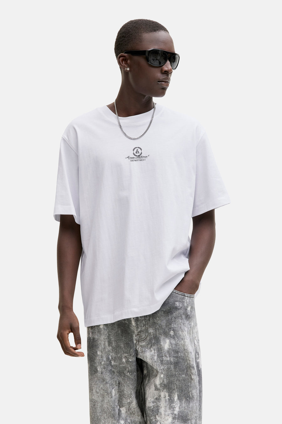 Wit T-shirt met korte mouwen van CORE BY JACK & JONES, met een ronde hals en een logo op de borst.