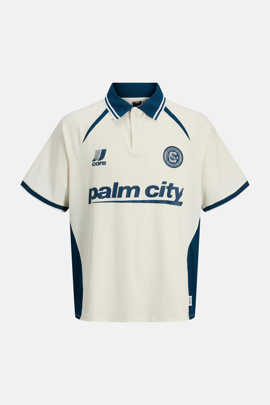 Witte polo met korte mouwen van CORE BY JACK & JONES, met blauwe accenten op de mouwen en de kraag.