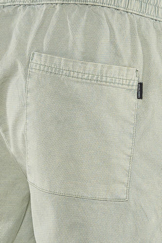 Short vert de JACK & JONES JEANS INTELLIGENCE avec tissu texturé, taille élastique et poche arrière avec étiquette.