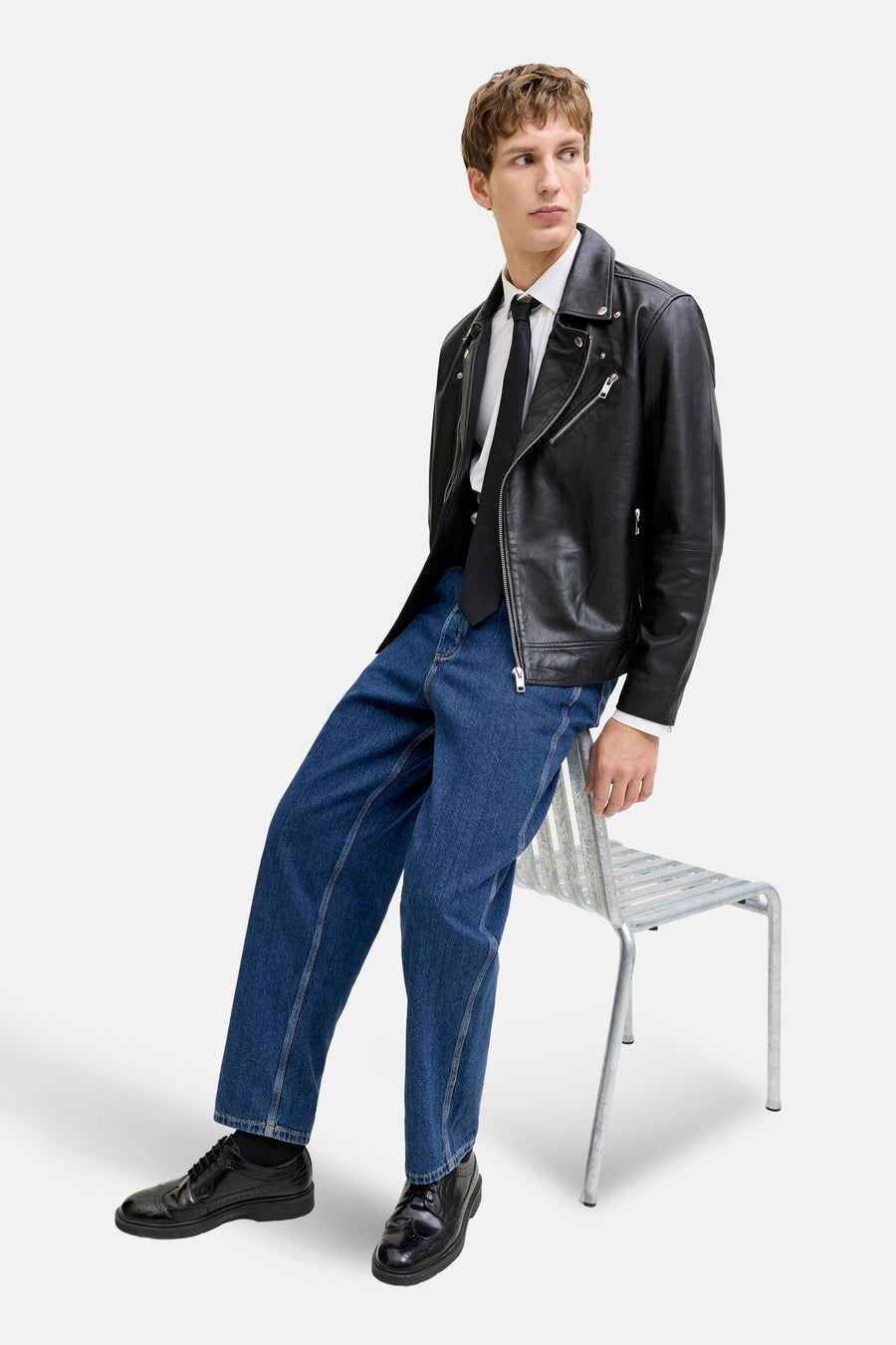 Donkerblauwe denim jeans special fit van JACK & JONES JEANS INTELLIGENCE, met opvallende stiksels en een casual pasvorm.