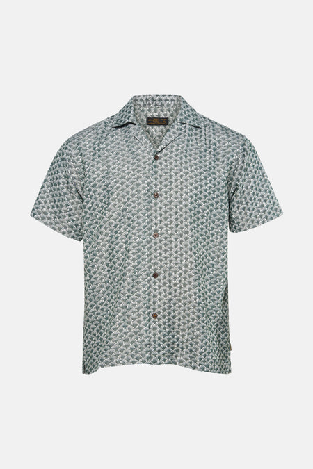 Groen korte mouwen overhemd met witte bladprint van PREMIUM by JACK & JONES, knoopsluiting, open kraag, front view