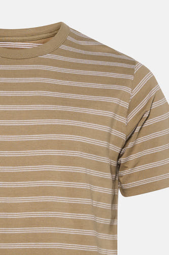 Beige T-shirt met witte gestreepte textuur van ORIGINALS BY JACK & JONES, close-up van bovenkant en mouw